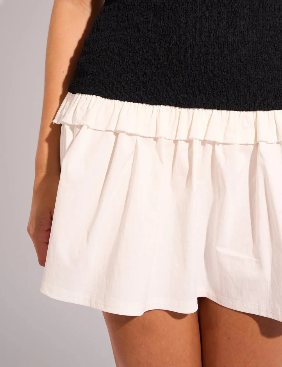 Flash Sale Dropped Waist Contrast Bubble Hem Mini Dress Black & White Dresses