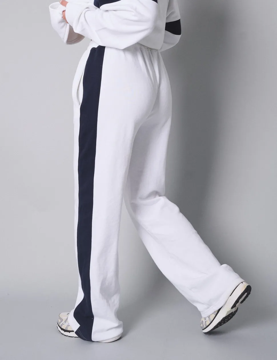 Cheap Kaiia Contrast Panel Wide Leg Sweat Pants White With Navy Sculpt & Leisure | Kaiia The Label