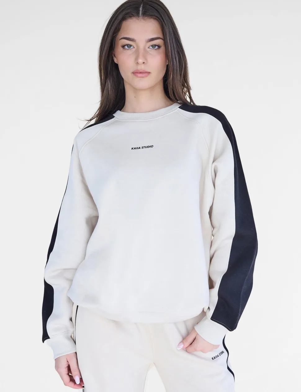 Outlet Kaiia Studio Contrast Panel Oversized Sweatshirt & Black Sculpt & Leisure | Kaiia The Label