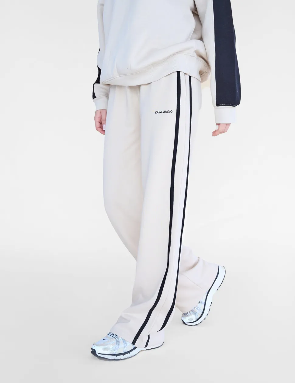 Fashion Kaiia Studio Contrast Panel Wide Leg Sweat Pants & Black Sculpt & Leisure | Kaiia The Label